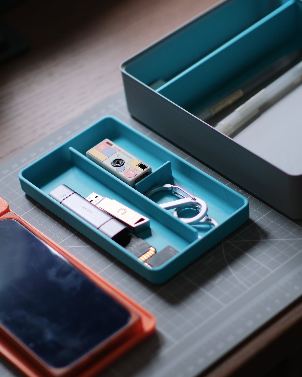 Wireless Charging Desk Organiser
