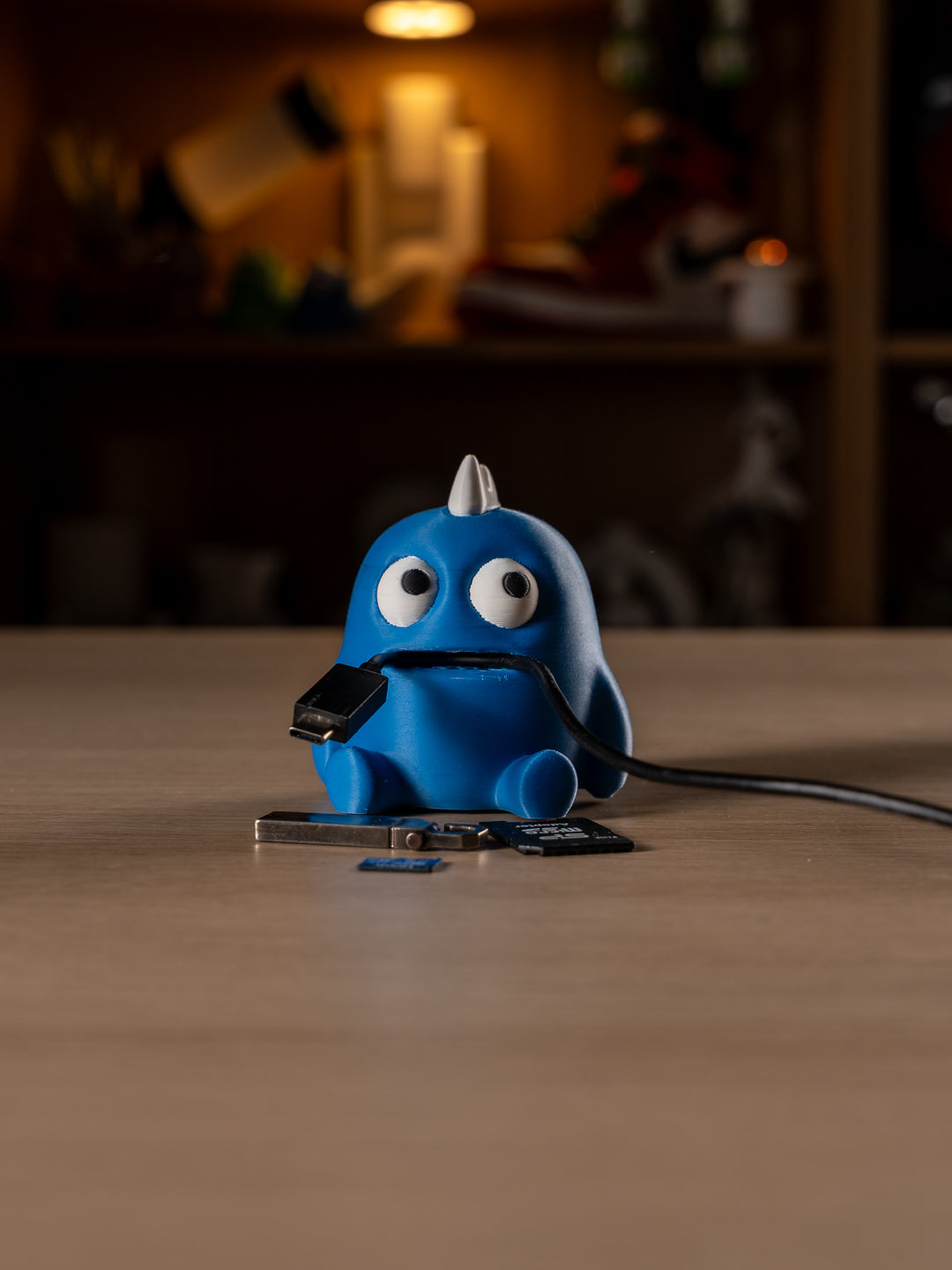Cable Monster - Desk helper - Blue